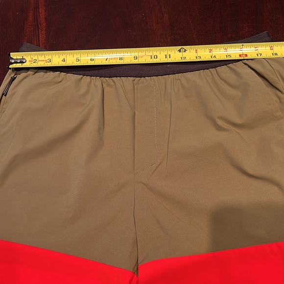 NWT Banana Republic BR Sport Size Large - Picture 4 of 7